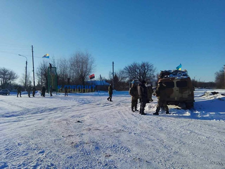 Автомобильная блокада Донбасса: шахта Карбонит, поселок Золотое Луганской области