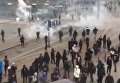 Столкновения протестующих с полицией в Париже. Видео