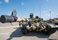 Модифицированный танк Т-72, представленный на выставке вооружений и боевой техники ADEX