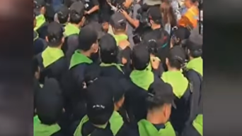 Столкновение полиции с буддийскими монахами в Таиланде. Видео