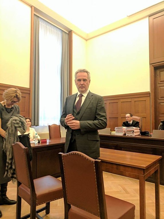 Дмитрий Фирташ в зале суда в Вене