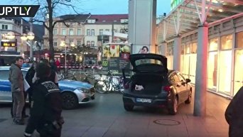 Видео с места наезда водителя на пешеходов в Гейдельберге