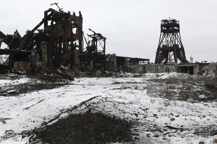 Эксплуатационный копер шахты Бутовка (Донецкая области) обрушился в результате обстрелов