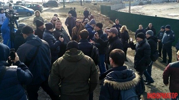 В Киеве протестуют против застройки озера