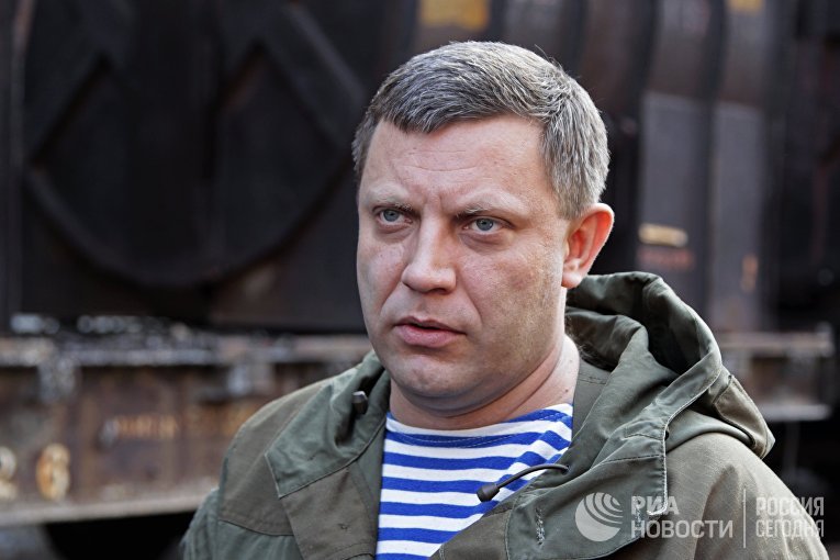 Глава самопровозглашенной Донецкой народной республики Александр Захарченко во время посещения Юзовского металлургического завода в Донецке