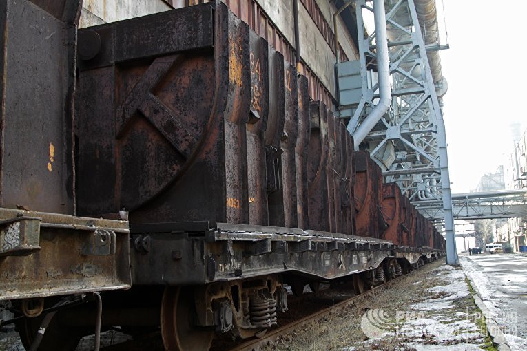 Вагоны на территории Юзовского металлургического завода в Донецке