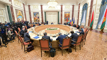 Переговоры об урегулировании ситуации в Донбассе в Минске. Архивное фото