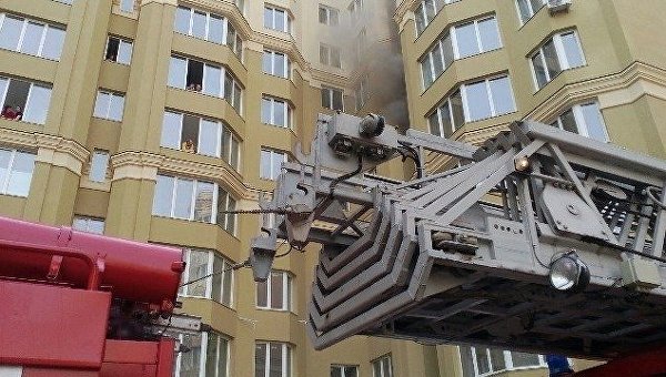 Под Киевом в результате пожара в жилом доме эвакуировали 70 человек