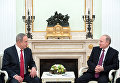 Президент РФ Владимир Путин и премьер-министр Израиля Биньямин Нетаньяху (слева) во время встречи.