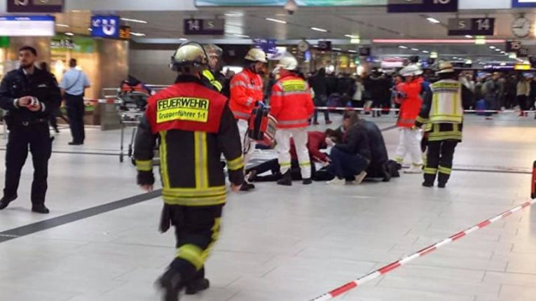 Нападение мужчины с топором на вокзале в Дюссельдорфе