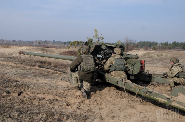Военнослужащие 59-й мотопехотной бригады ВСУ во время учений в Киевской области