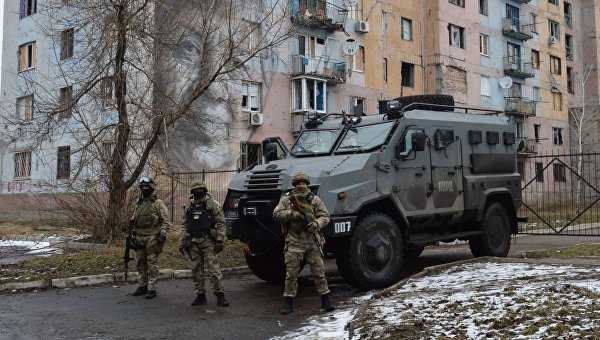 Бойцы КОРДа, подразделения Национальной полиции Украины для решения чрезвычайных ситуаций