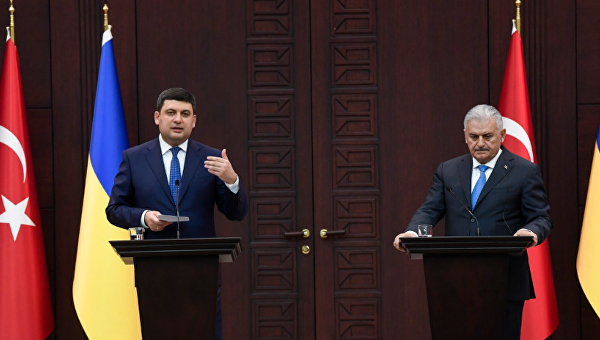 Премьер Украины Владимир Гройсман на встрече с турецким коллегой Бинали Йылдырымом