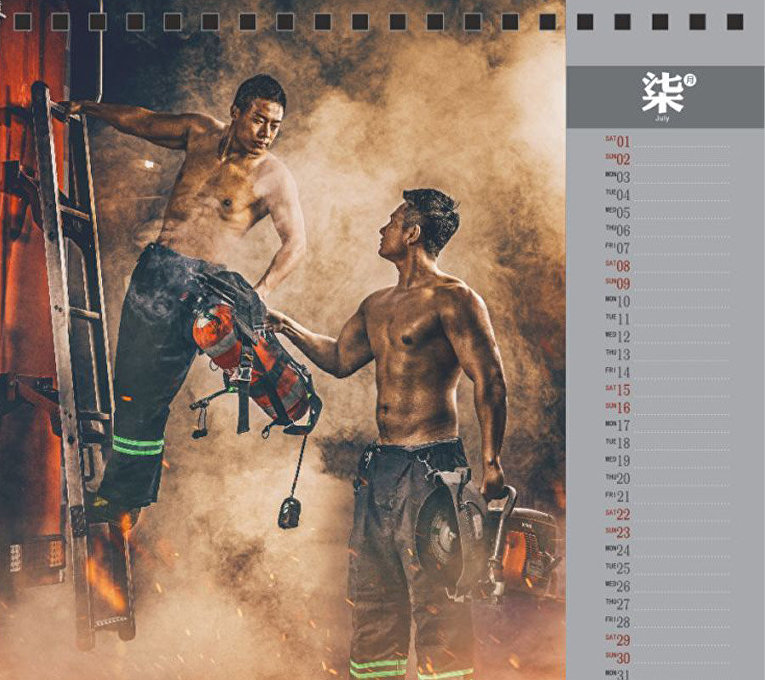 Пожарные китайской провинции Шаньси поддержали мировой тренд и снялись для календаря