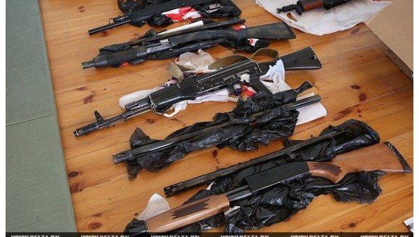 Оружие, изъятое у задержанных КГБ Белоруссии боевиков