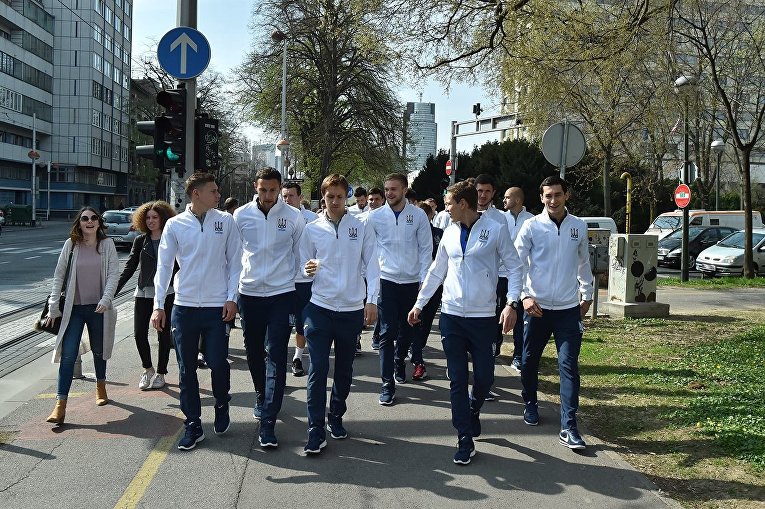 Сборная Украины прогулялась по Загребу перед матчем с Хорватией