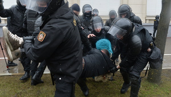 Задержание во время акции протеста в Минске