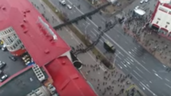 Разгон протестующих в Минске с высоты птичьего полета. Видео