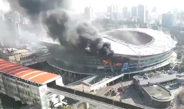 Масштабный пожар на стадионе в Шанхае