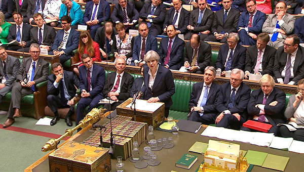 Премьер-министр Великобритании Тереза Мэй  в парламенте