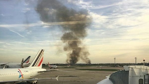 Во французском аэропорту Орли случился крупный пожар