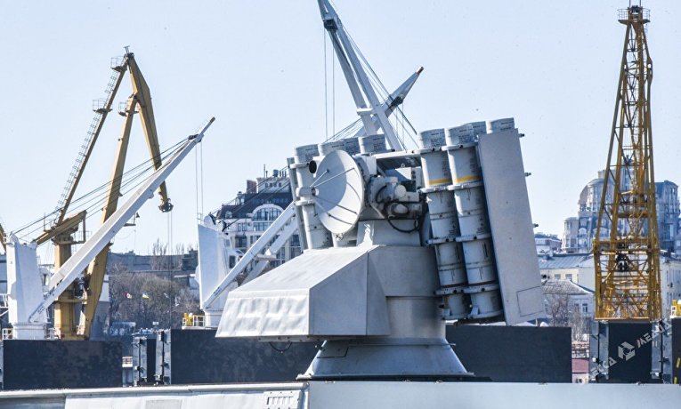 В Одессу зашел ракетный фрегат La Fayette