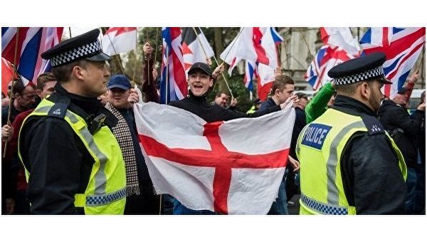 В Лондоне задержаны 14 человек после столкновений ультраправых и антифашистов