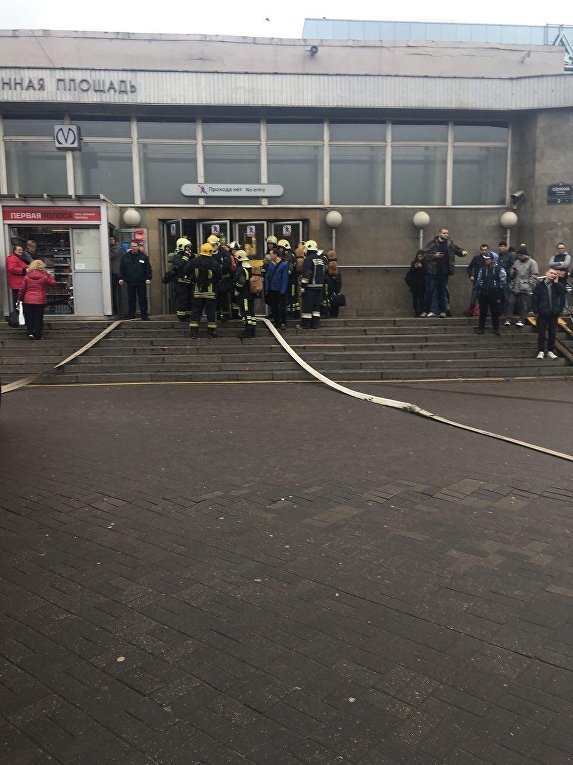 В вагоне метро в Петербурге прогремел взрыв