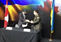 В Оттаве министр обороны Украины Степан Полторак и министр обороны Канады Харджит Сейджан подписали договоренность о сотрудничестве в сфере обороны