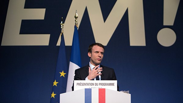 Кандидат в президенты Франции, лидер движения En Marche Эммануэль Макрон во время представления своей предвыборной программы в Париже