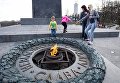 Неизвестные украли четыре бронзовые детали Вечного огня в парке Славы в Киеве
