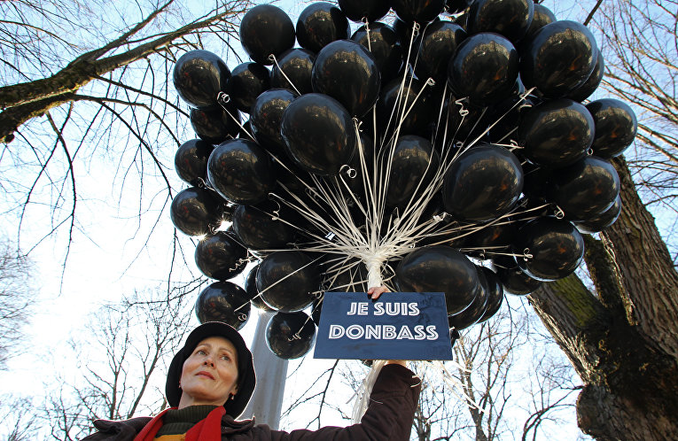 Пикет против войны у Посольства Украины в Риге