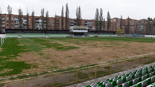Состояние газона на стадионе в Полтаве