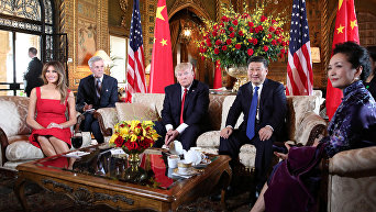 Дональд Трамп на встрече с китайской делегацией