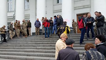 Блокирование здания Полтавского городского совета