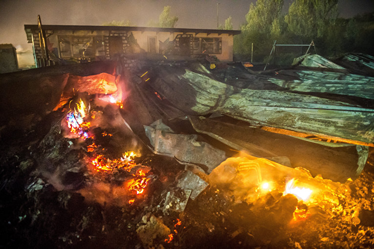 Во Франции в результате беспорядков в лагере мигрантов вспыхнул пожар