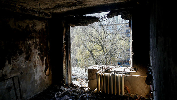 Последствия обстрела в Донецке. Архивное фото