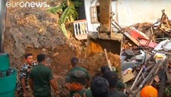 Обрушение мусорной свалки на Шри-Ланке