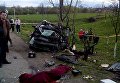 Между селами Мишин и Стопчатов Ивано-Франковской области легковой автомобиль Renault столкнулся с маршрутным автобусом Эталон, в результате инцидента погибли четыре человека.