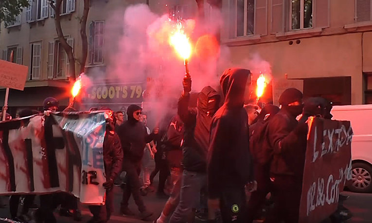 Митинг против Ле Пен в Марселе закончился поджогами и беспорядками