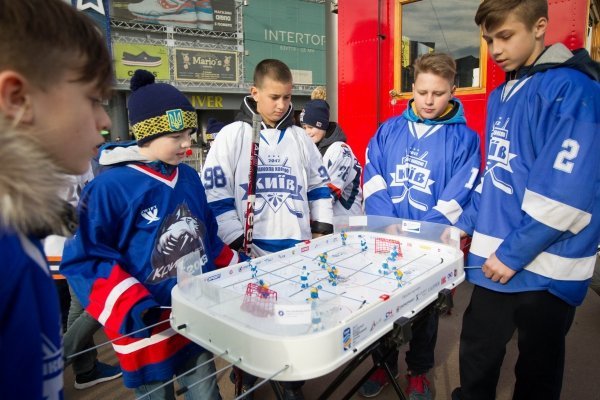 Накануне старта чемпионата мира в Киеве открылся Хоккейный городок