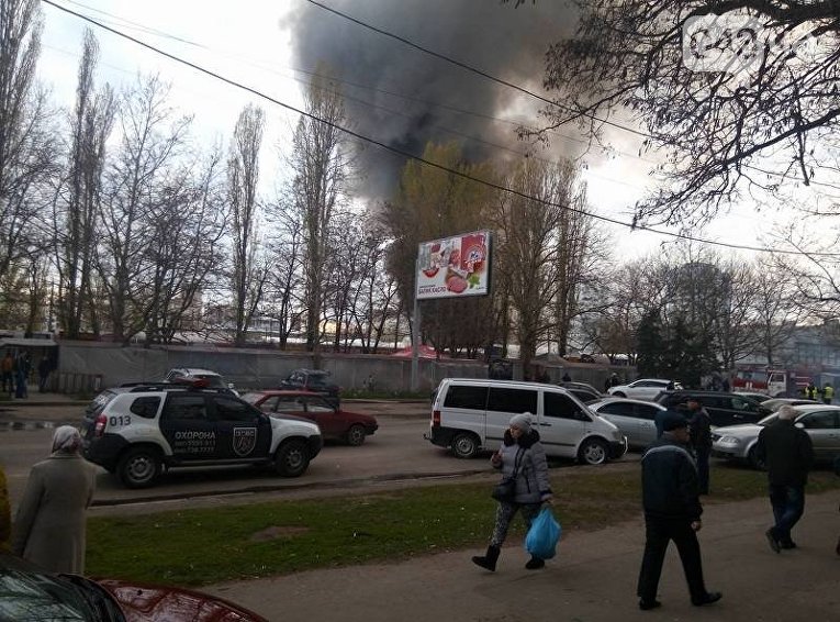 Пожар на рынке в Одессе