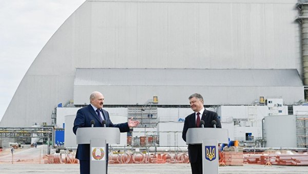 Президенты Петр Порошенко и Александр Лукашенко