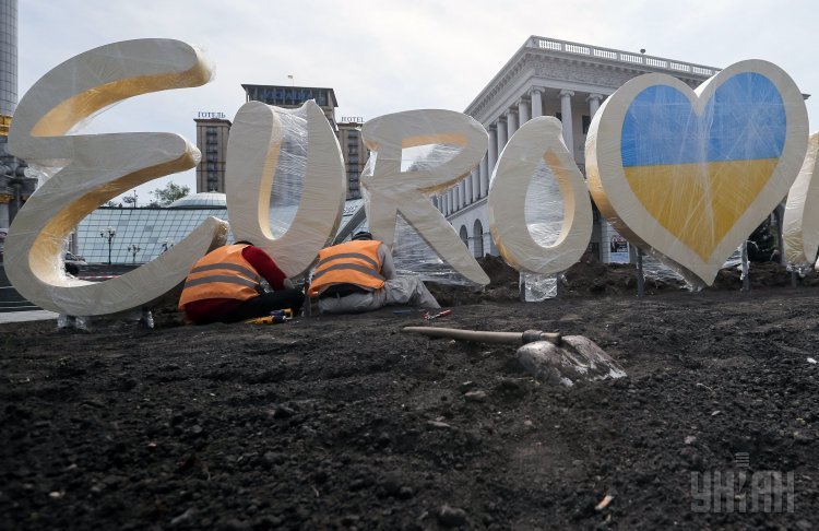 В Киеве установили логотип Евровидение