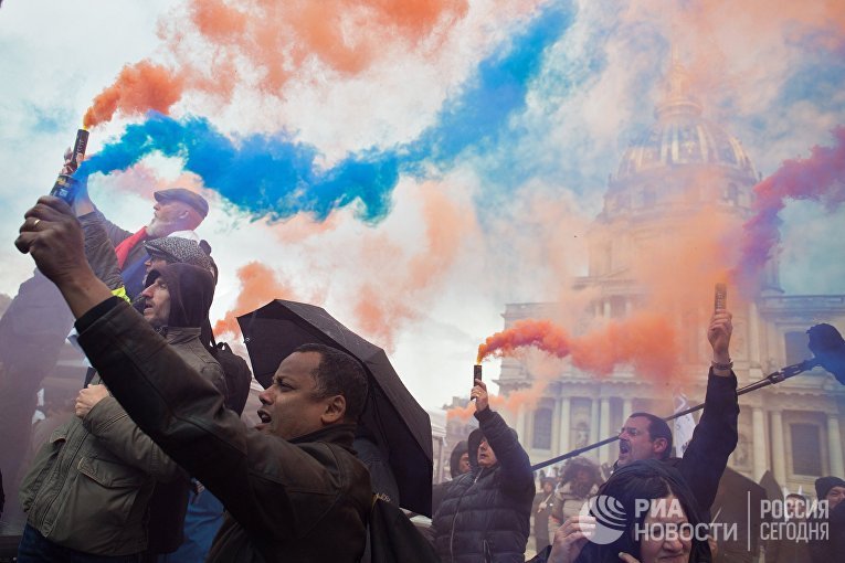 Акция протеста полицейских в Париже
