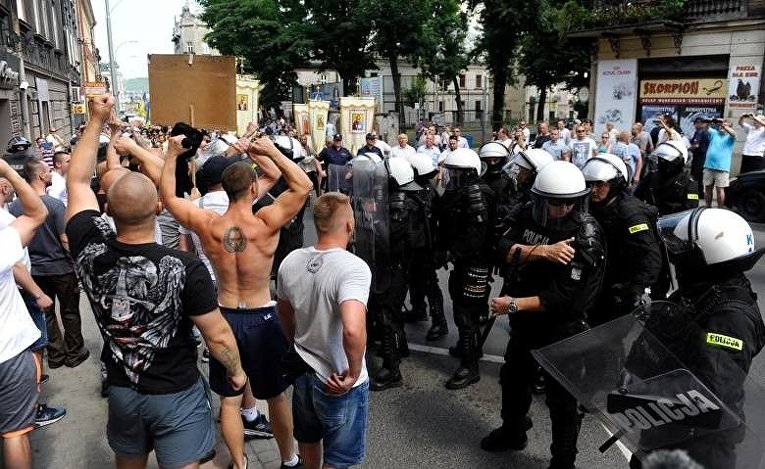В Польше напали на украинскую процессию