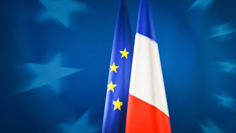 Флаги Европейского союза и Франции