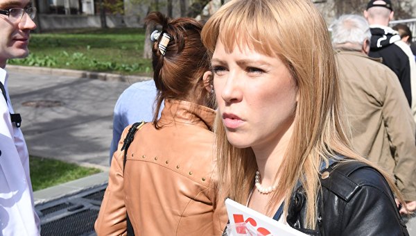 Блогер, журналист, оппозиционный активист Мария Баронова во время несанкционарованной акции движения Открытая Россия в Москве
