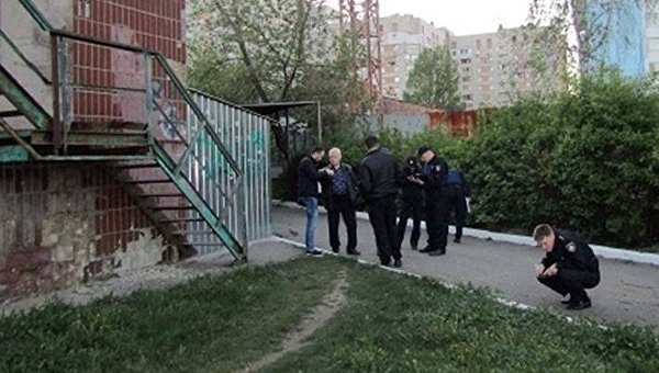 В Святошинском районе Киева на территории учебного заведения произошел взрыв
