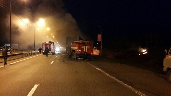 Автобус с украинцами попал в ДТП и загорелся в Тульской области